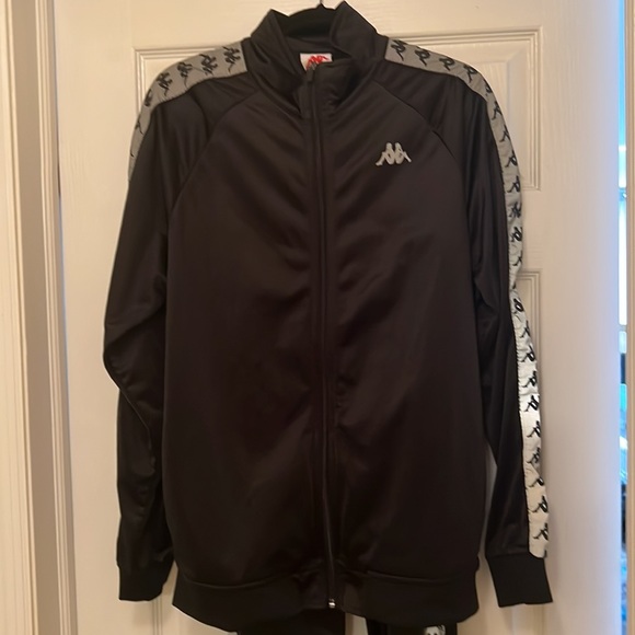 Men’s XL 2 piece Kappa Suit With Reflective Logo Trimming - Picture 2 of 8
